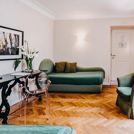 Costantinopoli 104 Hotel Nápoly Kültér fotó